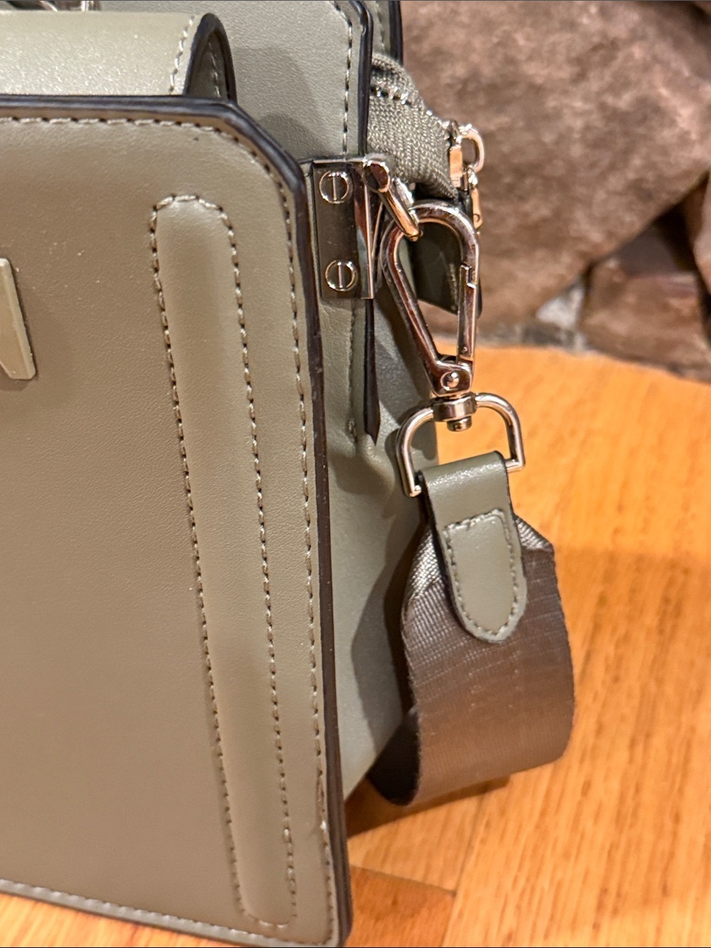 Steve Madden Olive Green Crossbody Messenger with Detachable Strap - Picture 4 of 10